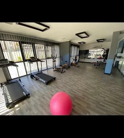 Exodos Park 公寓 *